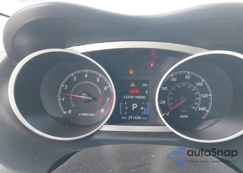 2010 Mitsubishi Outlander Se z USA, uszkodzony, nr VIN JA4JT3AW2AZ007362